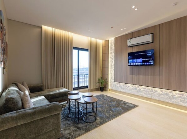 Front of property - Trendy Apartment With Access to Shared Garden (Madinah)