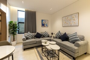 Apartment (1 Bedroom) | Wohnbereich