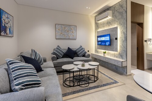 A Beautiful one BR Apartment With a Living Room
