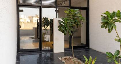 A Beautiful one BR Apartment With a Living Room