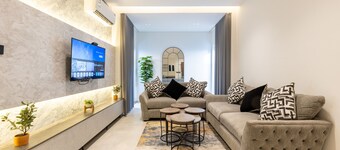 Spacious Designer Three Bedroom Home in Almadinah