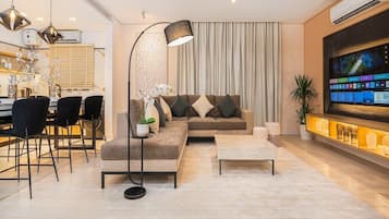 ์ํํธ (2 Bedrooms) | ์๋ฐ ์์ค ์ ๋ฉด