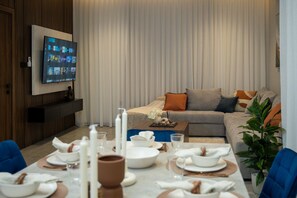 Apartment (3 Bedrooms) | Front of property