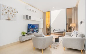 Apartment (2 Bedrooms) | Front of property