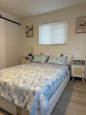 4 chambres, fer et planche à repasser, Wi-Fi, draps fournis