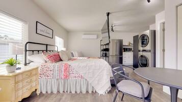 1 bedroom, iron/ironing board, free WiFi, bed sheets