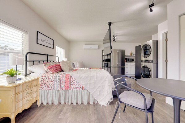 1 bedroom, iron/ironing board, free WiFi, bed sheets