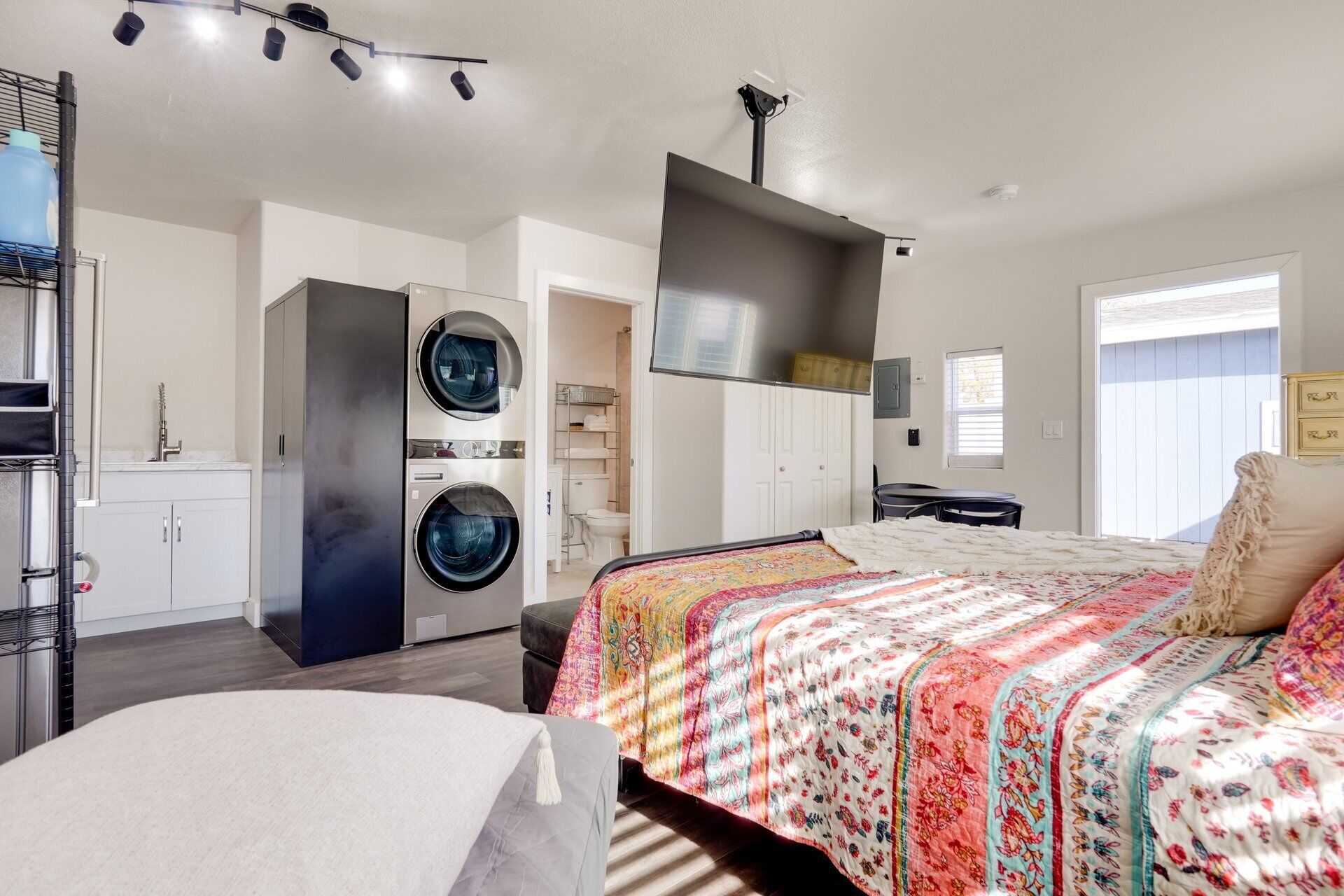 1 soverom, strykejern/-brett, wi-fi (inkludert) og sengetøy