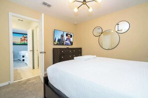 Iron/ironing board, free WiFi, bed sheets - Near Disney Amazing Home Pool + Gaming Room (Kissimmee)