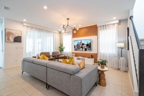 TV connectée, table de tennis de table