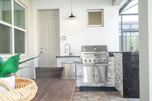 Dining - Near Disney Amazing Home Pool + Gaming Room (Kissimmee)