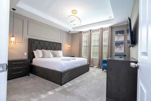 Iron/ironing board, free WiFi, bed sheets - Near Disney Amazing Home Pool + Gaming Room (Kissimmee)