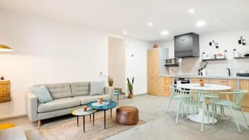 Apartment (3 Bedrooms) | Living room | 35-inch TV with digital channels