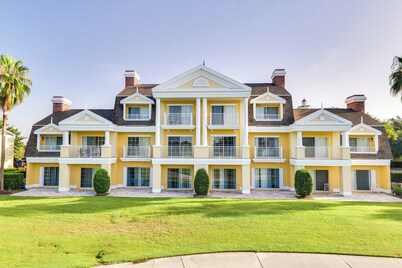 Golf Views: Kissimmee Condo on Reunion Course