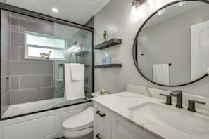 House (3 Bedrooms) | Interior - Backyard Oasis: Fort Lauderdale Home Near Beach (Lauderhill)