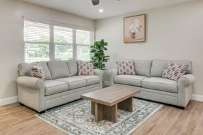 House (3 Bedrooms) | Interior - Backyard Oasis: Fort Lauderdale Home Near Beach (Lauderhill)