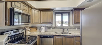 1 Mi to Lake Havasu: Outdoor Rec Hub w/ Views!