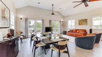 Rumah (6 Bedrooms) | Interior