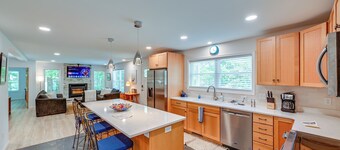 Coastal Comfort: Rehoboth Beach Getaway w/ Porch!