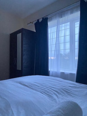 Iron/ironing board, WiFi, bed sheets