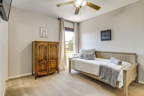 Interior - Stay & Play in Lewis Center: Home w/ Spacious Deck (Lewis Center)