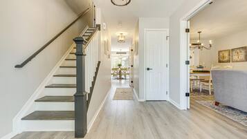 House (4 Bedrooms) | Interior