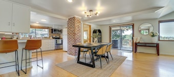 1/2 Mi to Yarrow Bay: Family Home in Kirkland