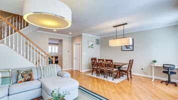 Căn hộ (3 Bedrooms) | Mặt tiền nơi lưu trú