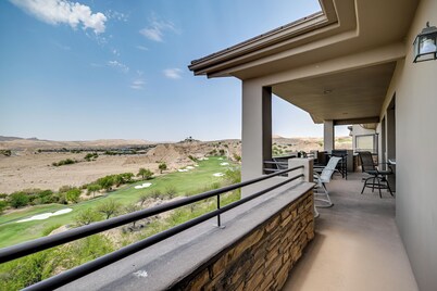 Golf Course Views & Private Deck: Mesquite Condo!