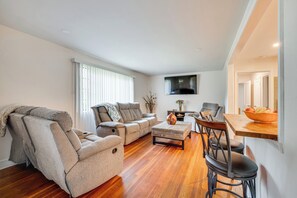 House (2 Bedrooms) | Interior