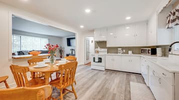 Rumah (2 Bedrooms) | Interior