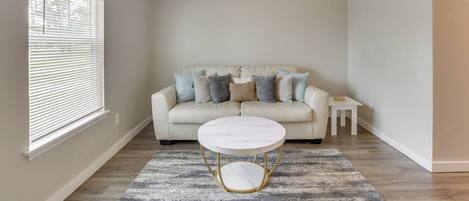 Apartment (2 Bedrooms) | Front of property