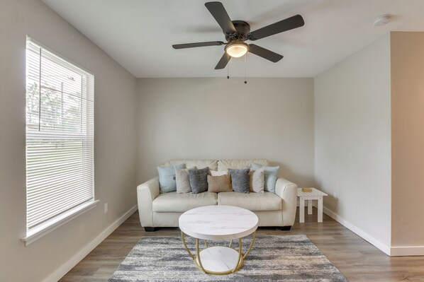 Apartment (2 Bedrooms) | Front of property