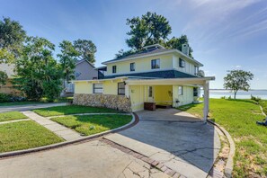 Apartment (2 Bedrooms) | Interior - Lake Dora Escape: Canal Access & Seaplane Sights! (Tavares)