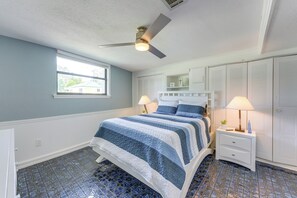 Apartment (2 Bedrooms) | Interior - Lake Dora Escape: Canal Access & Seaplane Sights! (Tavares)