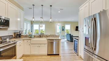 House (3 Bedrooms) | Interior