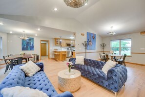 House (4 Bedrooms) | Interior