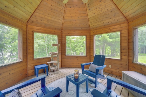 Swim Dock & Game Room: Lakefront Home in Siren!