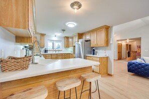 House (4 Bedrooms) | Interior