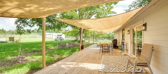 Blue Ridge Retreat on 10-acre Farm: Rural Reset!
