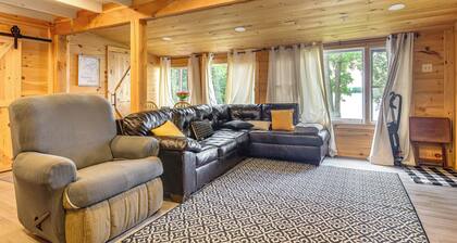 Glamping Getaway at Lake Carmi Cabin!