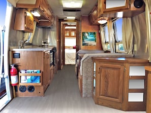 2 bedrooms, in-room safe, desk, iron/ironing board