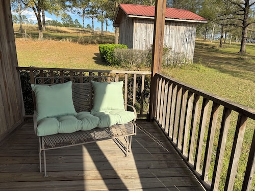 Lakefront country cabin near Lucedale 
, MS