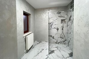 Shower - Villa Morena (Istria - Kaštel) (Kaštel)