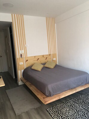 1 bedroom, iron/ironing board, Internet, bed sheets