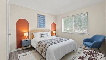 4 habitaciones, tabla de planchar con plancha, wifi y ropa de cama