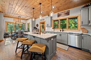 Fridge, microwave, oven, stovetop - Blessings Flow ~ 4BR Riverfront ~ Hot Tub, Fire Pit (Ellijay)