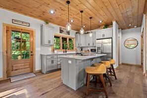 Fridge, microwave, oven, stovetop - Blessings Flow ~ 4BR Riverfront ~ Hot Tub, Fire Pit (Ellijay)