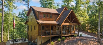 Blessings Flow ~ 4BR Riverfront ~ Hot Tub, Fire Pit