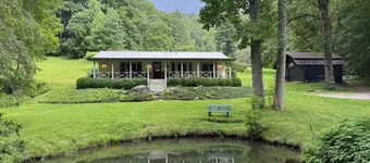 Hidden Meadow Mountain Cottage w/ Farm Animals